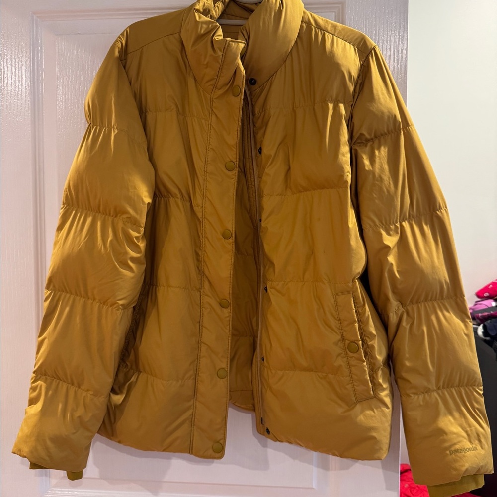 Patagonia Women's Silent Down Jacket - Picture 2 of 3